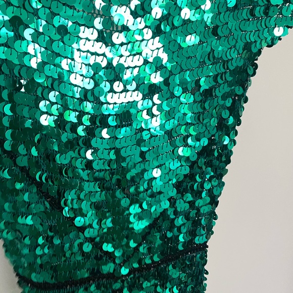 Green sequin French Connection Dress. Size US 8 - Picture 2 of 3